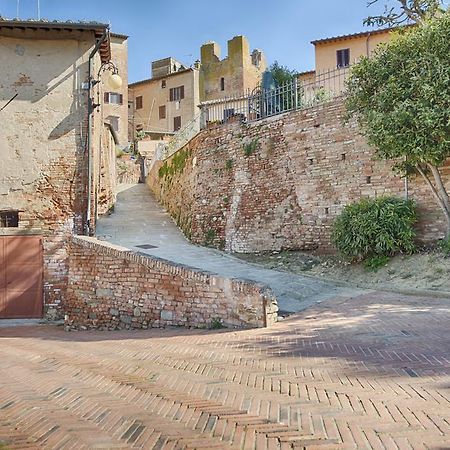 Tognazzi Casa Vacanze - Casa Il Giglio Чертальдо Экстерьер фото