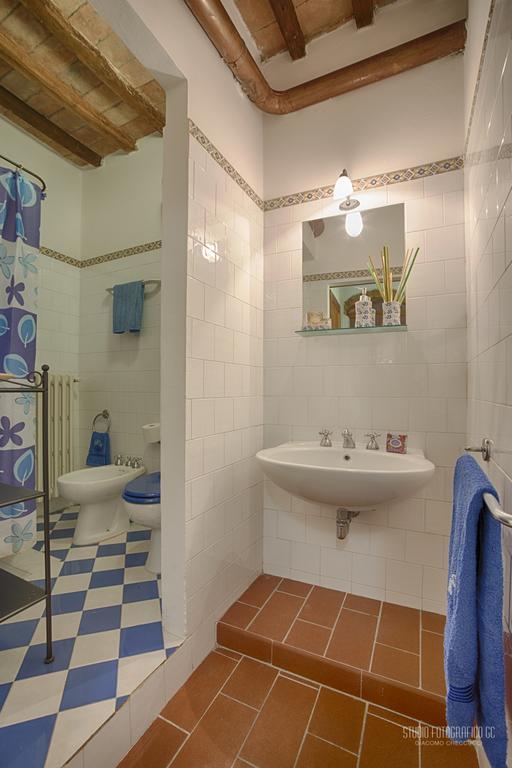 Tognazzi Casa Vacanze - Casa Il Giglio Чертальдо Экстерьер фото
