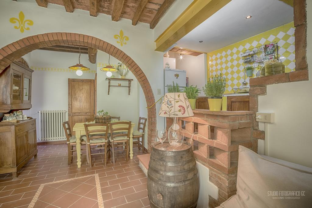 Tognazzi Casa Vacanze - Casa Il Giglio Чертальдо Экстерьер фото